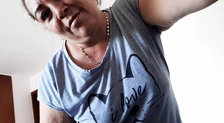 I catch my stepson masturbating, I love sucking his dick.