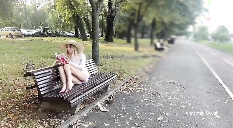 My wife is flashing her pussy to people in park. No panties in public.