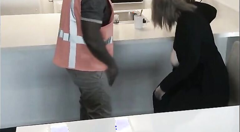 Horny Housewife Fucks Black Construction Worker